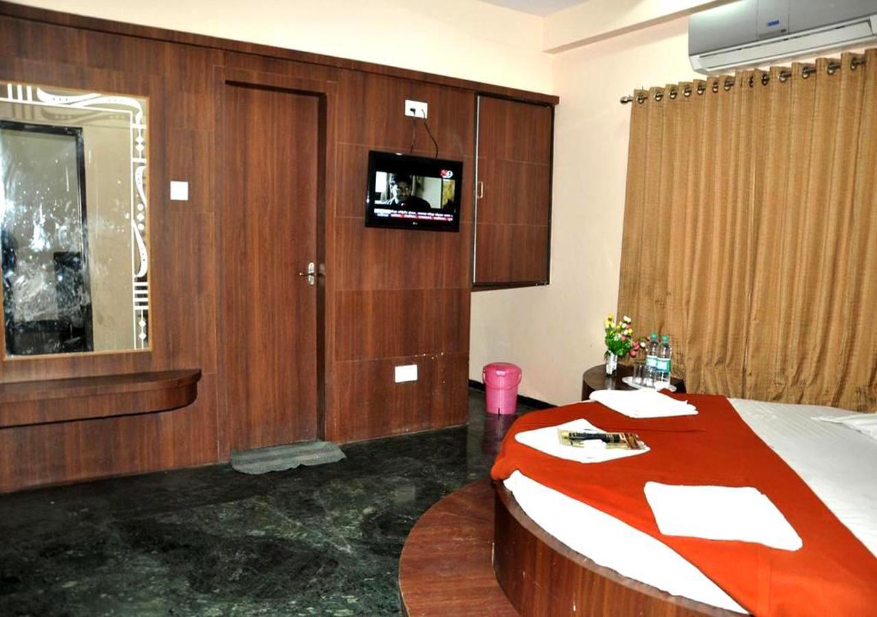 Hotel Three G Shirdi Eksteriør bilde