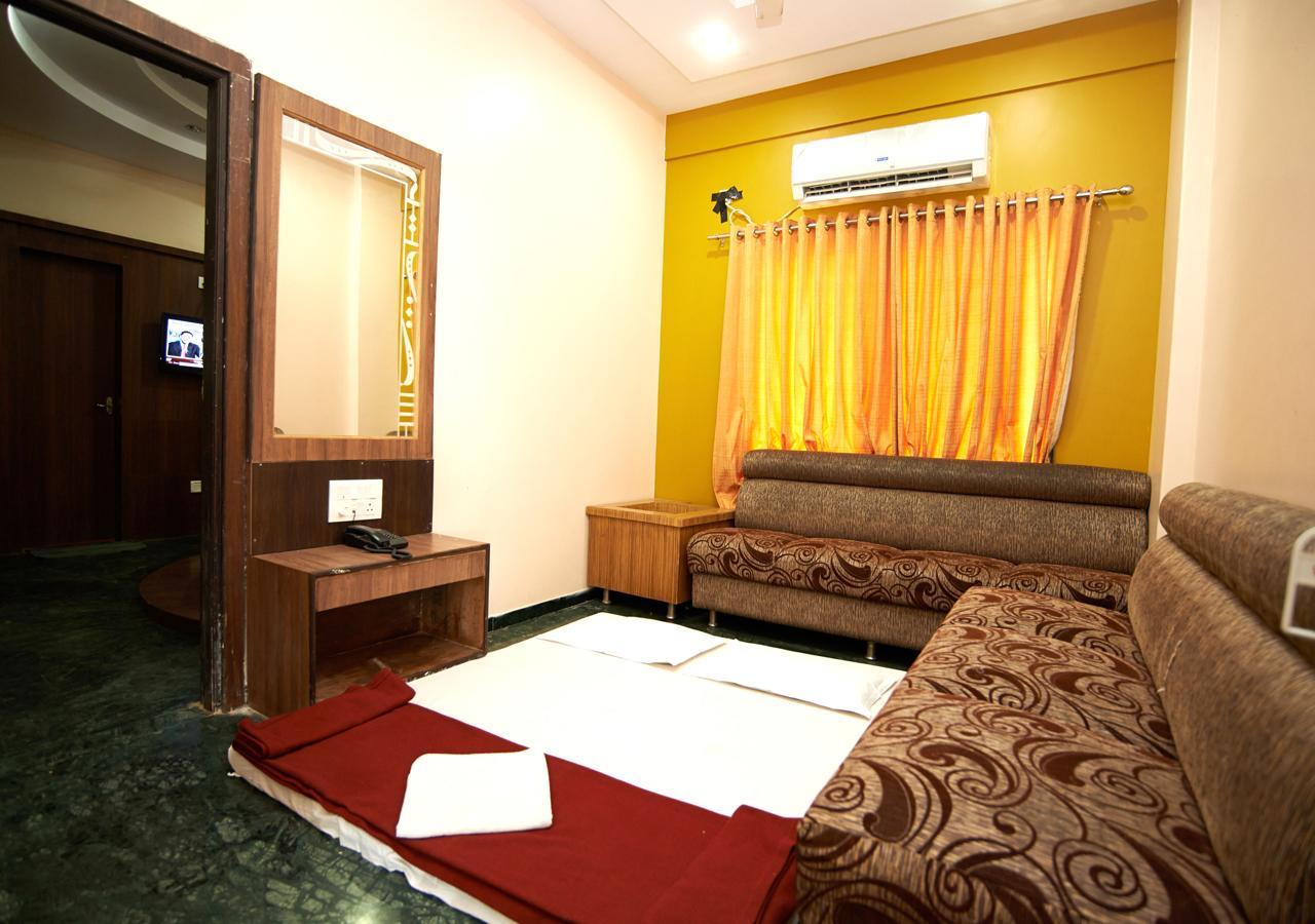 Hotel Three G Shirdi Eksteriør bilde