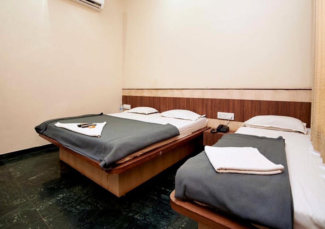 Hotel Three G Shirdi Eksteriør bilde